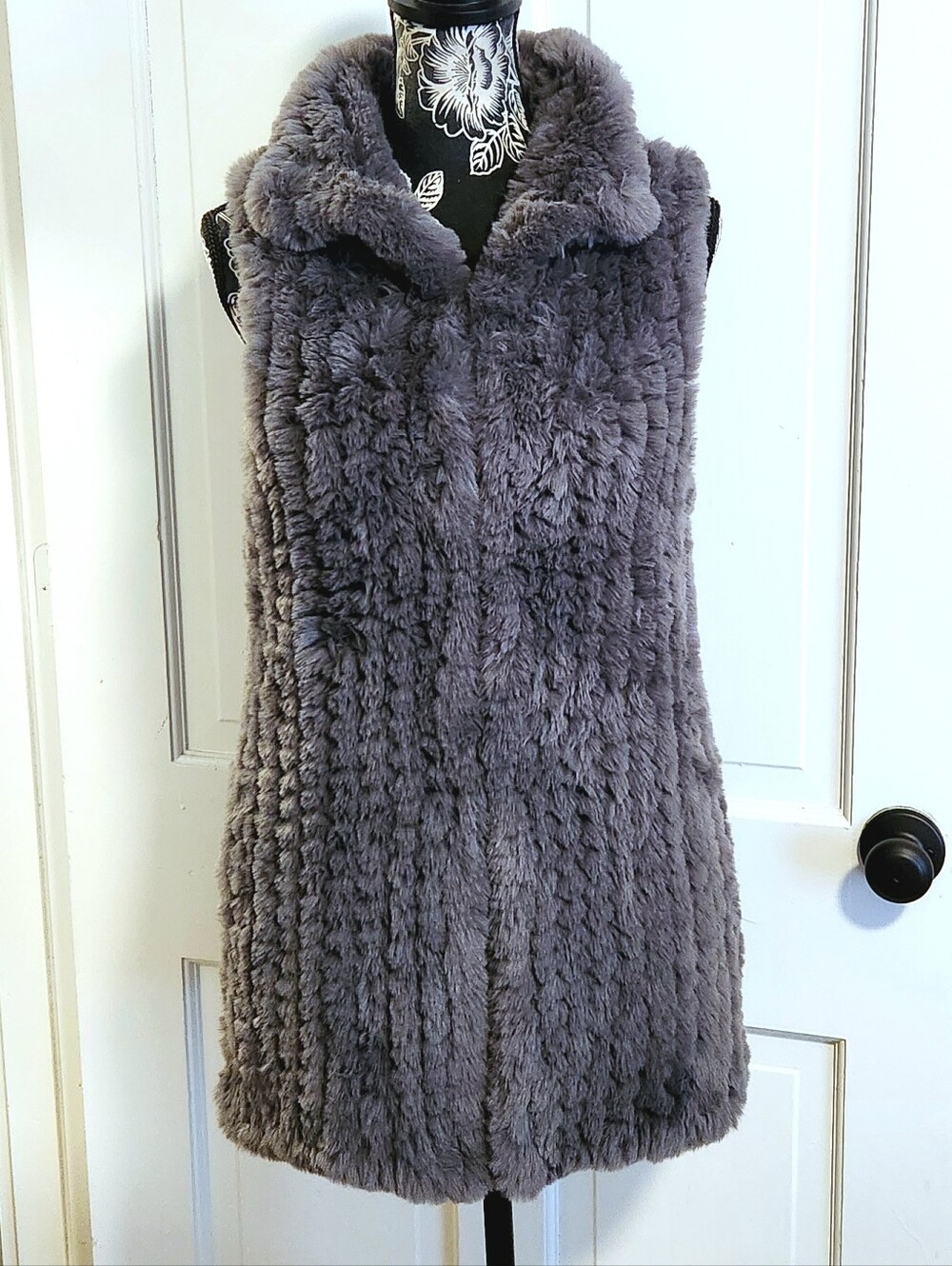🩶Donna Salyers Fabulous Furs🩶 - Slate Gray Faux Fur Vest - Picture 4 of 13